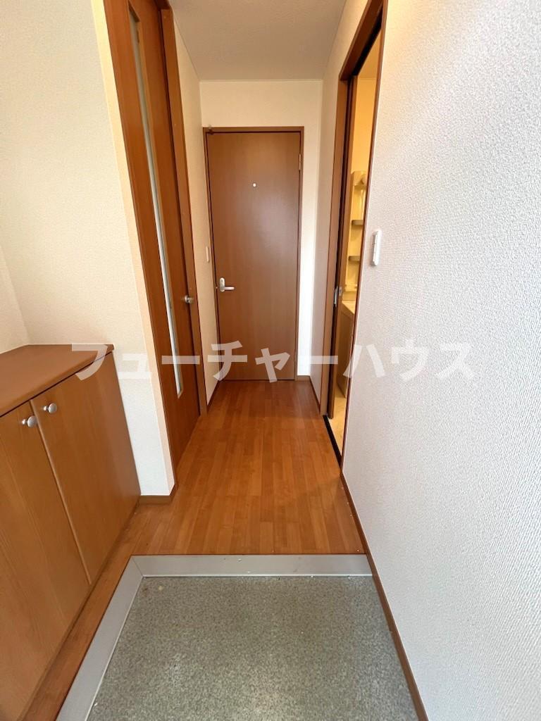 玄関　※B101号室の画像です