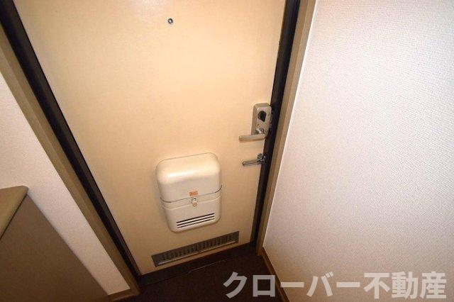 ＪＲ予讃線 宇多津駅 徒歩4分 3階建 築30年の玄関写真
