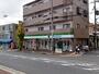 コンビニ　ファミリーマート　摩耶店（コンビニ）まで406m