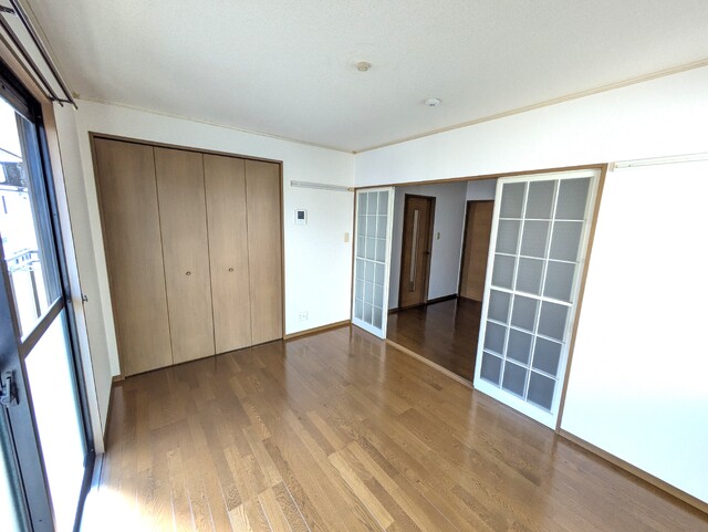 アメニティゾーンV番館の居間写真