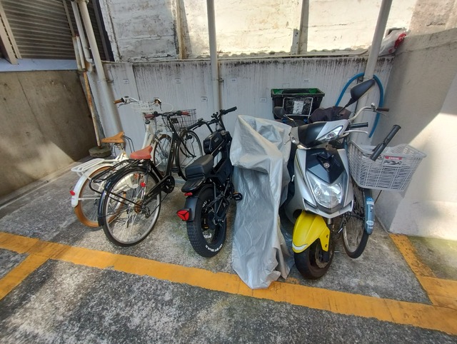 駐車場　駐輪場