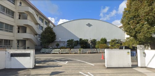 小学校　松山市立石井北小学校（小学校）まで681m