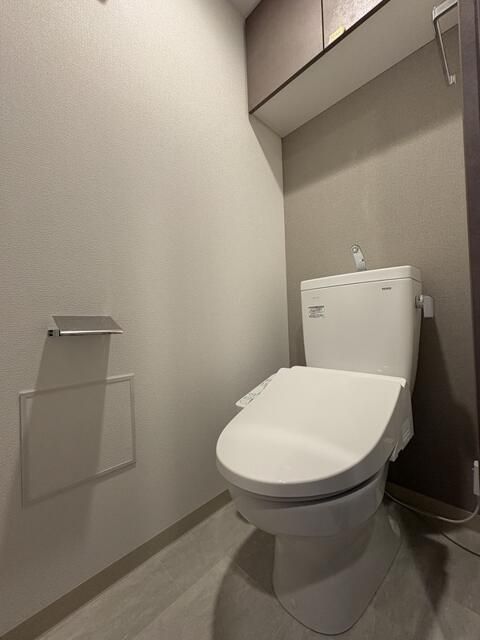 ＪＲ根岸線 新杉田駅 徒歩9分 5階建 築1年のトイレ写真