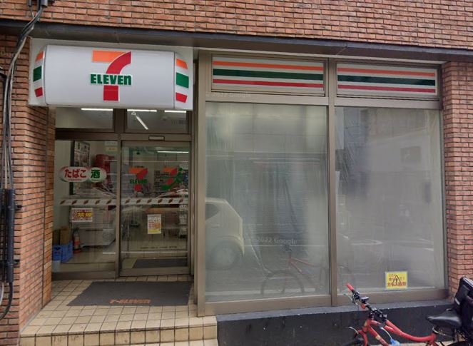 コンビニ　セブンイレブン 下北沢駅南口店（コンビニ）まで144m