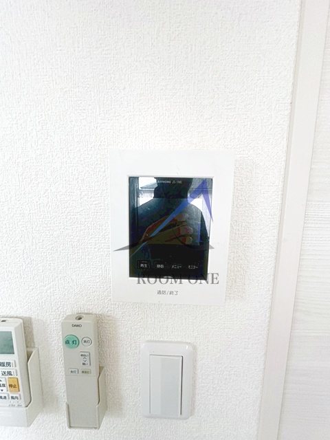 セキュリティ　モニター付きインターホンです。