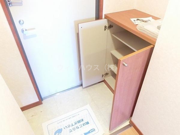玄関　シューズボックスあり！