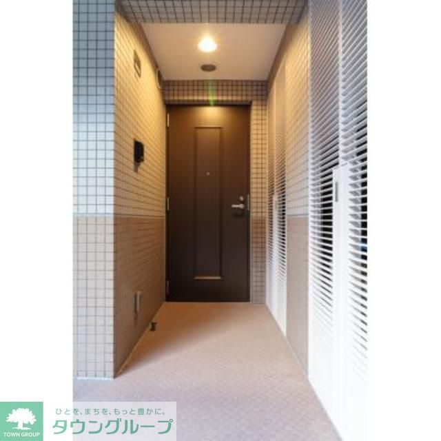 玄関　※写真は同タイプ住戸です。