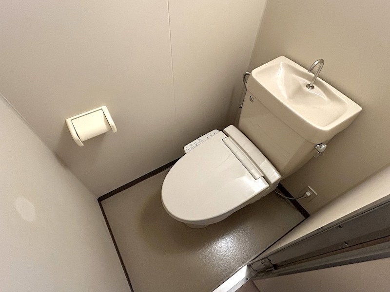 トイレ　参考写真。