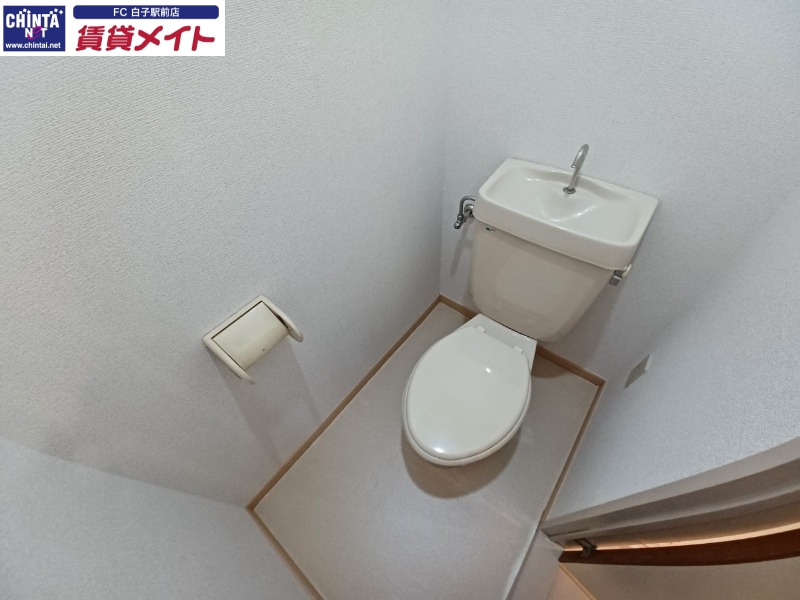 トイレ　同型参考写真