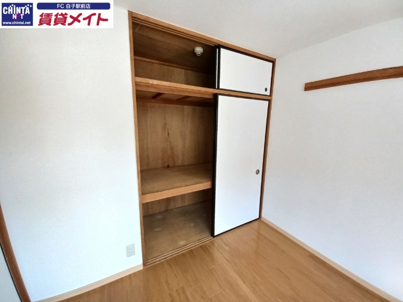 収納　同型参考写真
