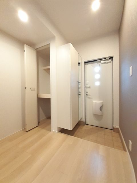 クロエ Iの玄関写真