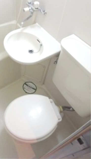 東急池上線 戸越銀座駅 徒歩5分 10階建 築34年のトイレ写真