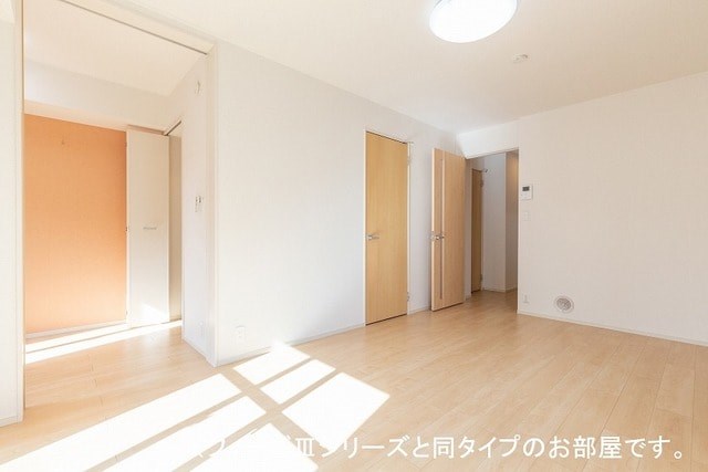 クロス・ハーバーIIの居間写真