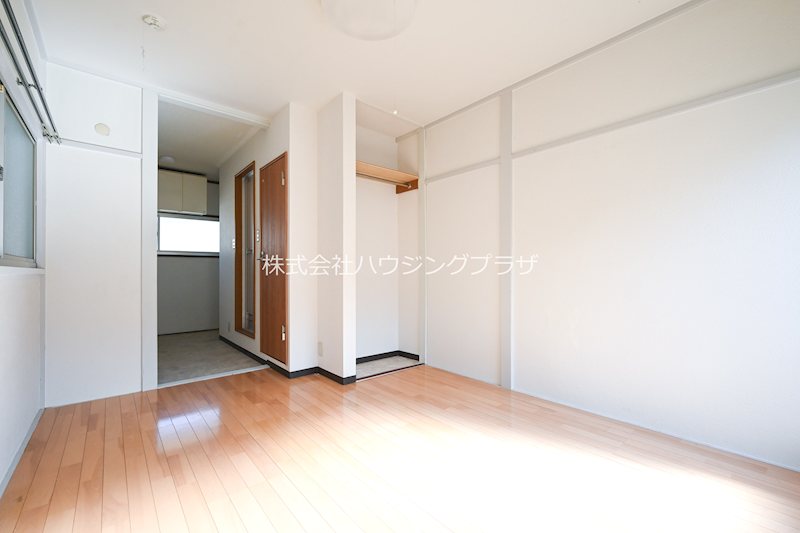 居室・リビング　2面採光で明るいお部屋
