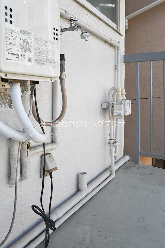 洗面設備　室外洗濯機置場