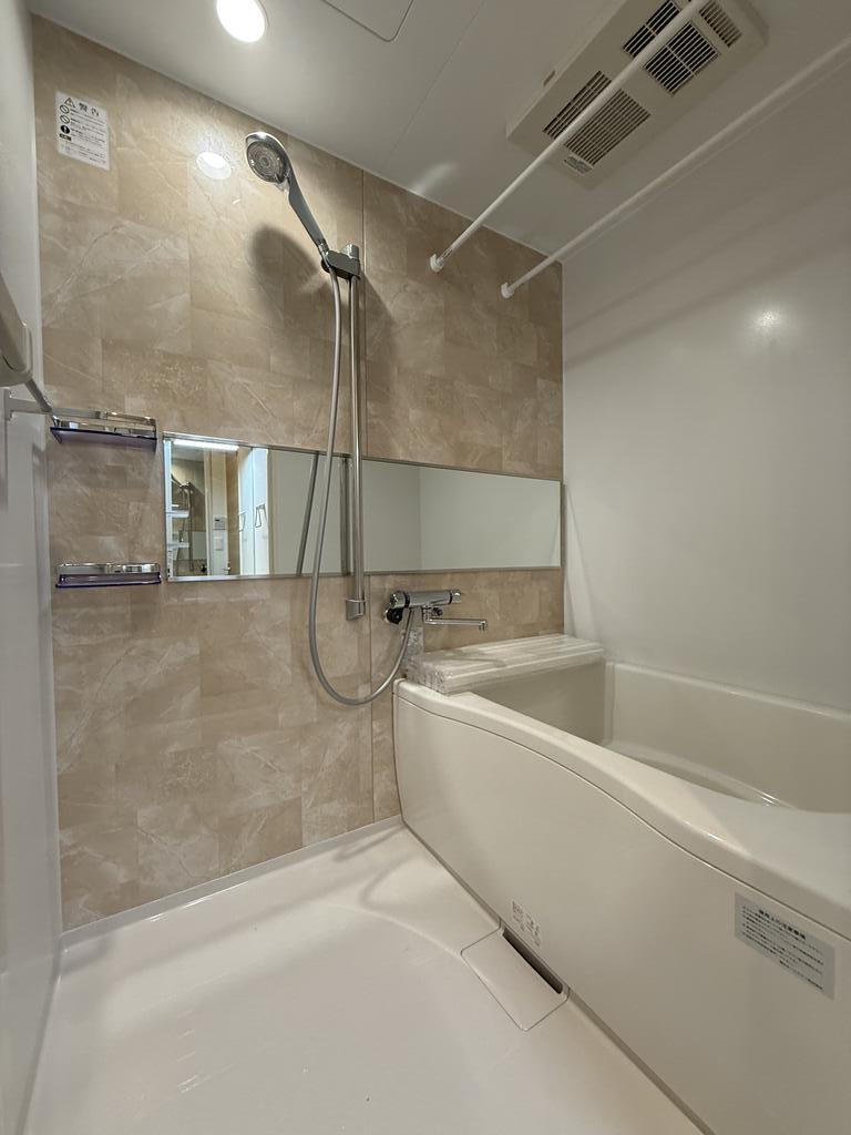 バス・シャワールーム　バスユニットごとそっくり交換済！！＊追焚はできません