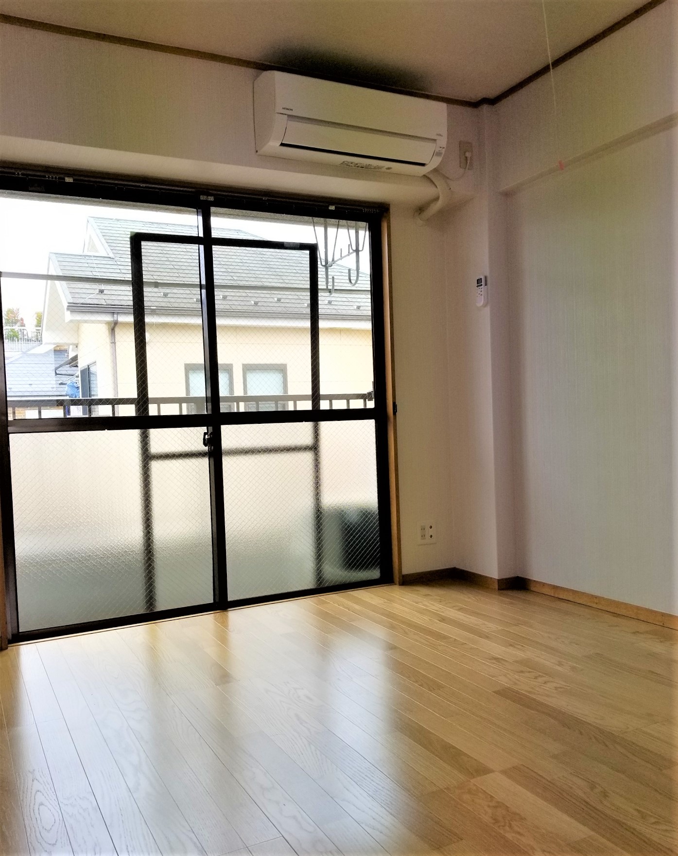 その他部屋・スペース　明るい部屋にエアコン付き