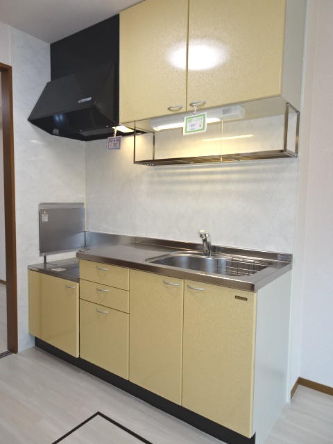 キッチン　※画像は同間取り102号室です