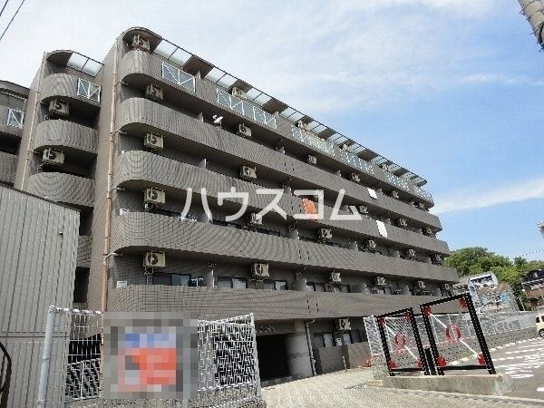 京都市西京区大枝沓掛町のマンションの建物外観