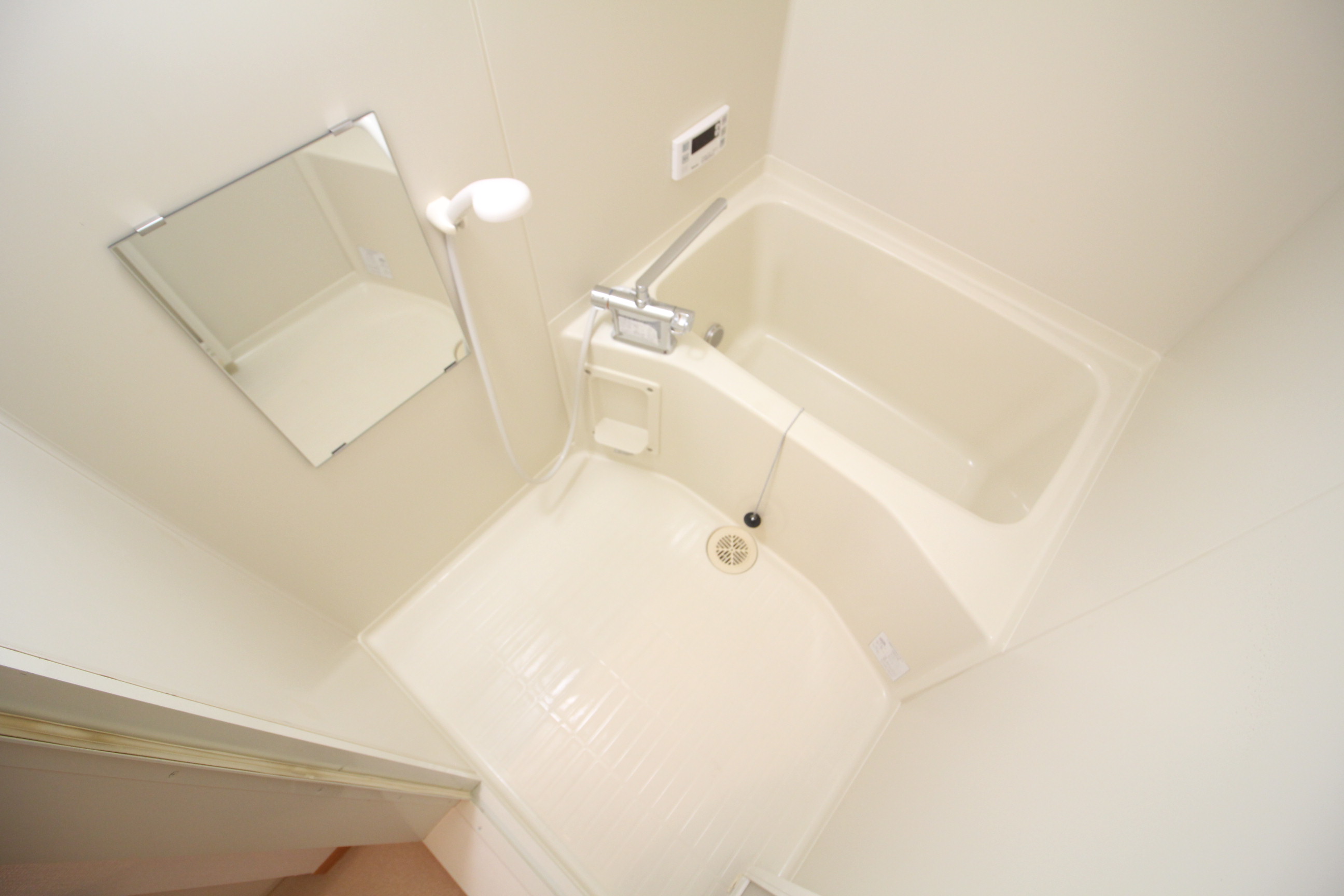 バス・シャワールーム　浴室です☆