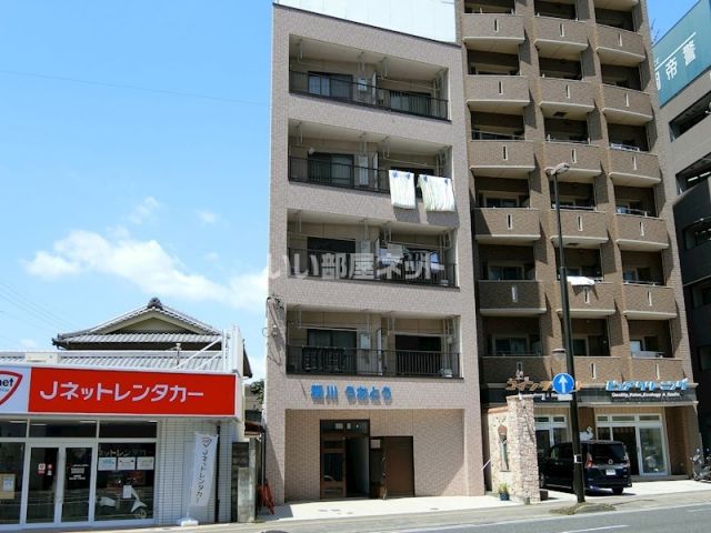 静岡市駿河区稲川のマンションの建物外観