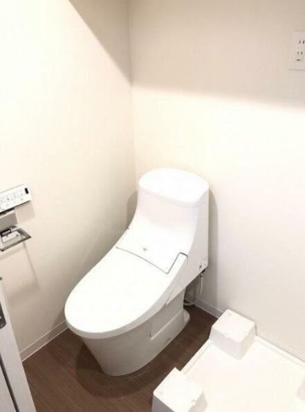 トイレ　別号室参考写真