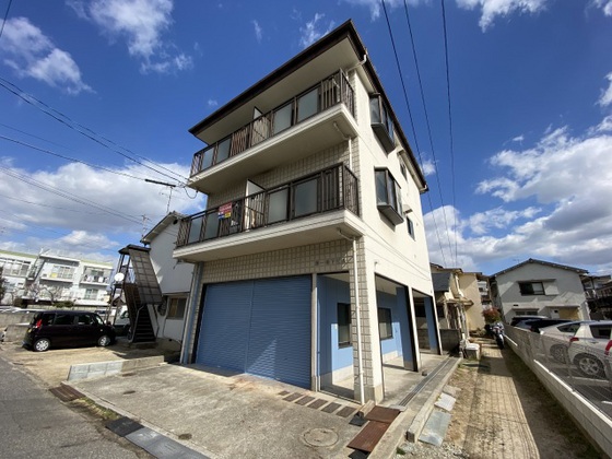 【広島市中区江波本町のマンションの建物外観】