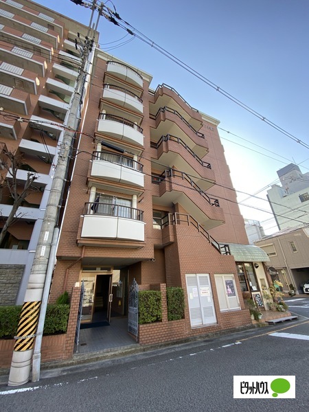 和歌山市十番丁のマンションの建物外観