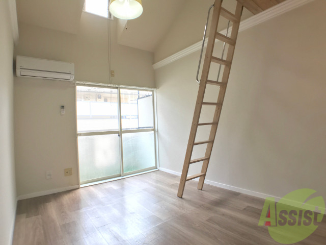 居室・リビング　明るい光が差し込む素敵なお部屋ですね～。