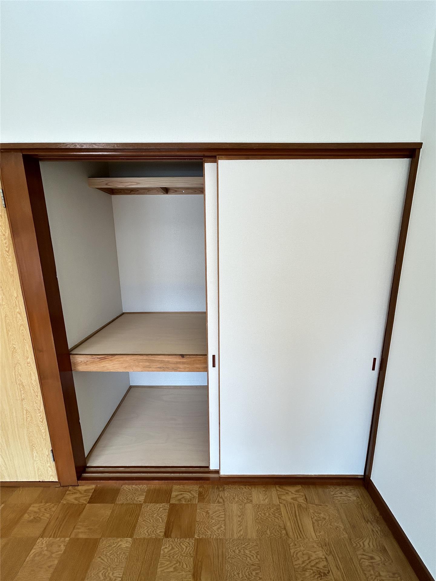 収納　押入