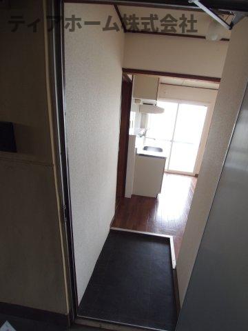 玄関　収納もある玄関です