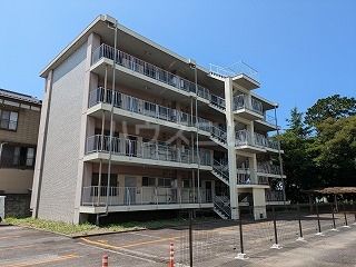 マンション　カイゼルの建物外観