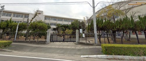 【高松市庵治町のアパートの小学校】