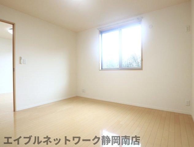 その他　明るい色調の室内です