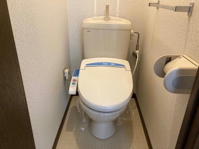 トイレ　温水洗浄便座