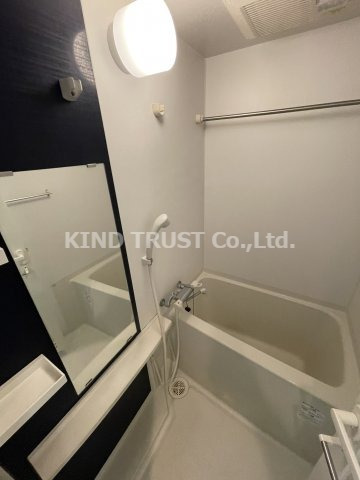 バス・シャワールーム　コンパクトで使いやすいお風呂です