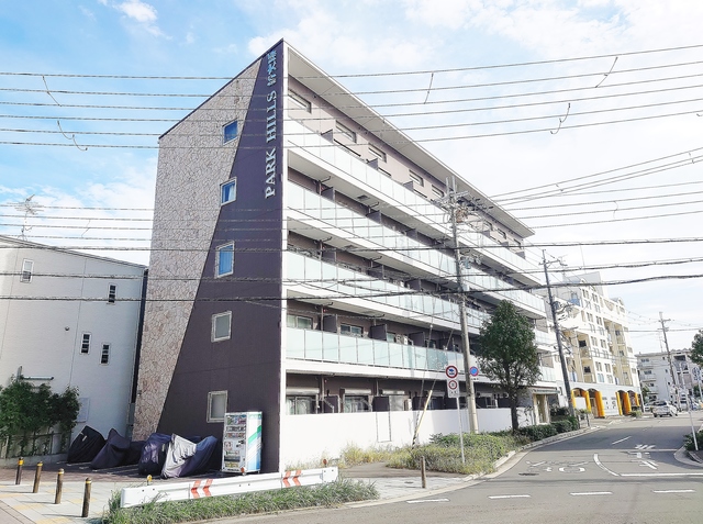 建物外観　ＲＣ造の重厚感あるフォルム