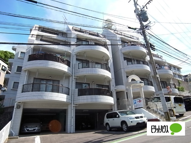 長崎市坂本のマンションの建物外観