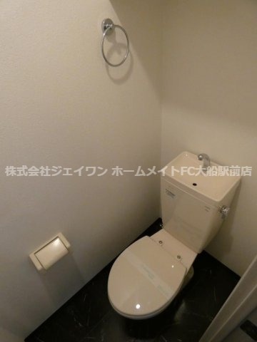 【アゼリア鎌倉B棟のトイレ】