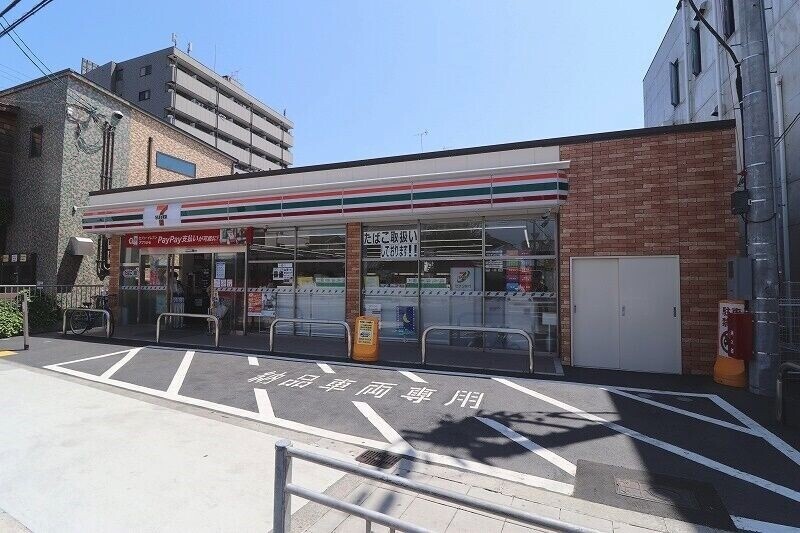 【大阪市生野区中川東のマンションのコンビニ】