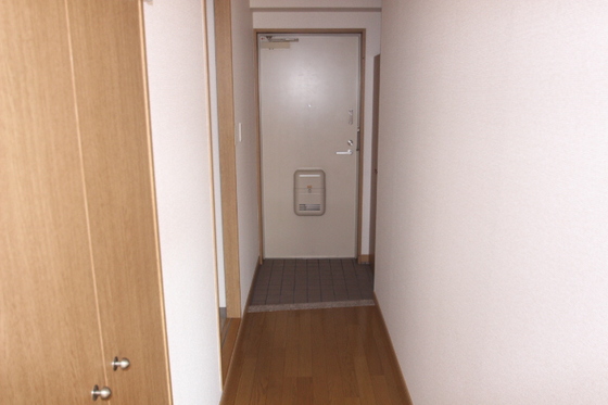 玄関　※別号室のお部屋となります。