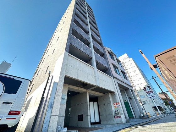 【広島市中区広瀬北町のマンションの建物外観】