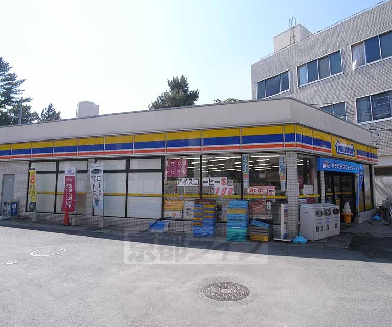 【京都市伏見区淀新町のマンションのコンビニ】