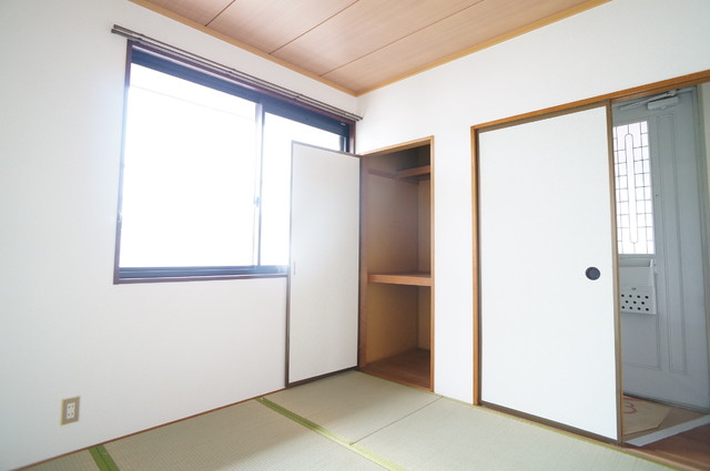 その他部屋・スペース　４．５帖の和室はちょうどいいサイズで落ち着きます！