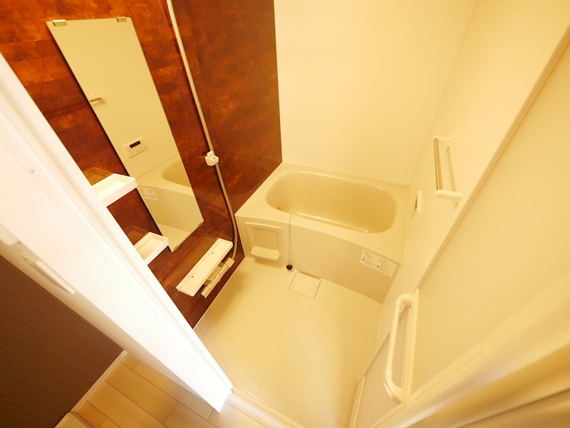 バス・シャワールーム　追焚き給湯・浴室換気乾燥機付き