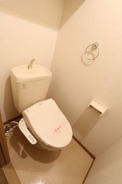 トイレ　☆快適な温水洗浄便座☆