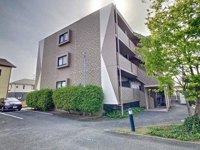 建物外観　現況と異なる場合は現況を優先します。