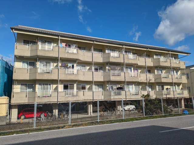 建物外観　現況が相違する場合は現況を優先致します。