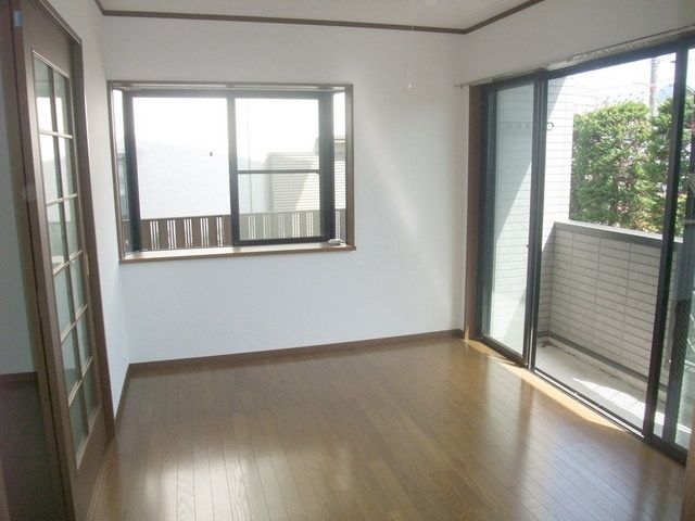 居室・リビング　★南向きの角部屋で明るいお部屋です★
