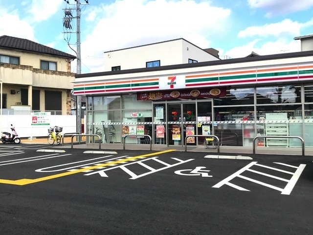 コンビニ　セブンイレブン　姫路御立中4丁目店（コンビニ）まで1115m